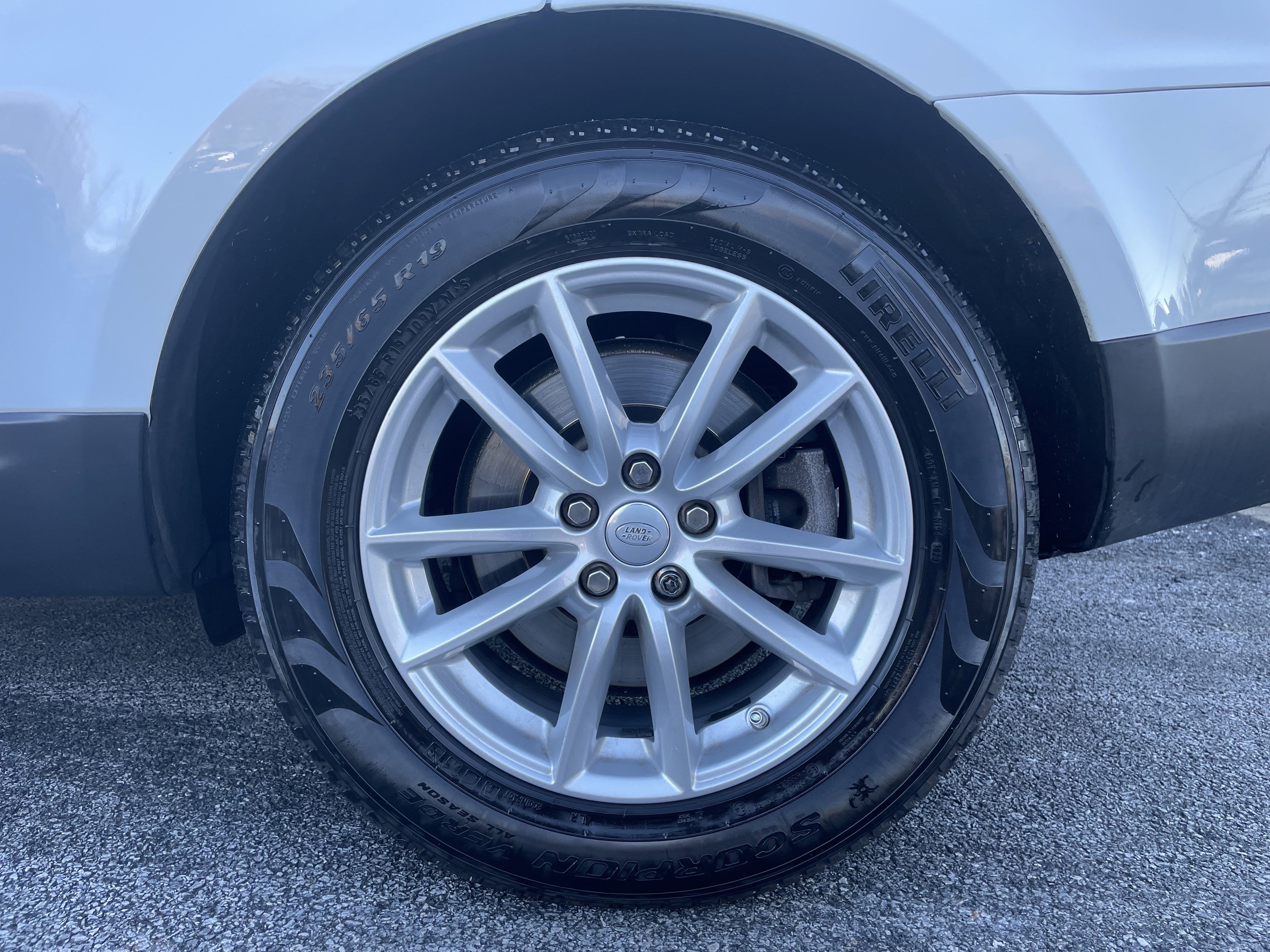 Used 2017 Land Rover Range Rover Sport SE image 10