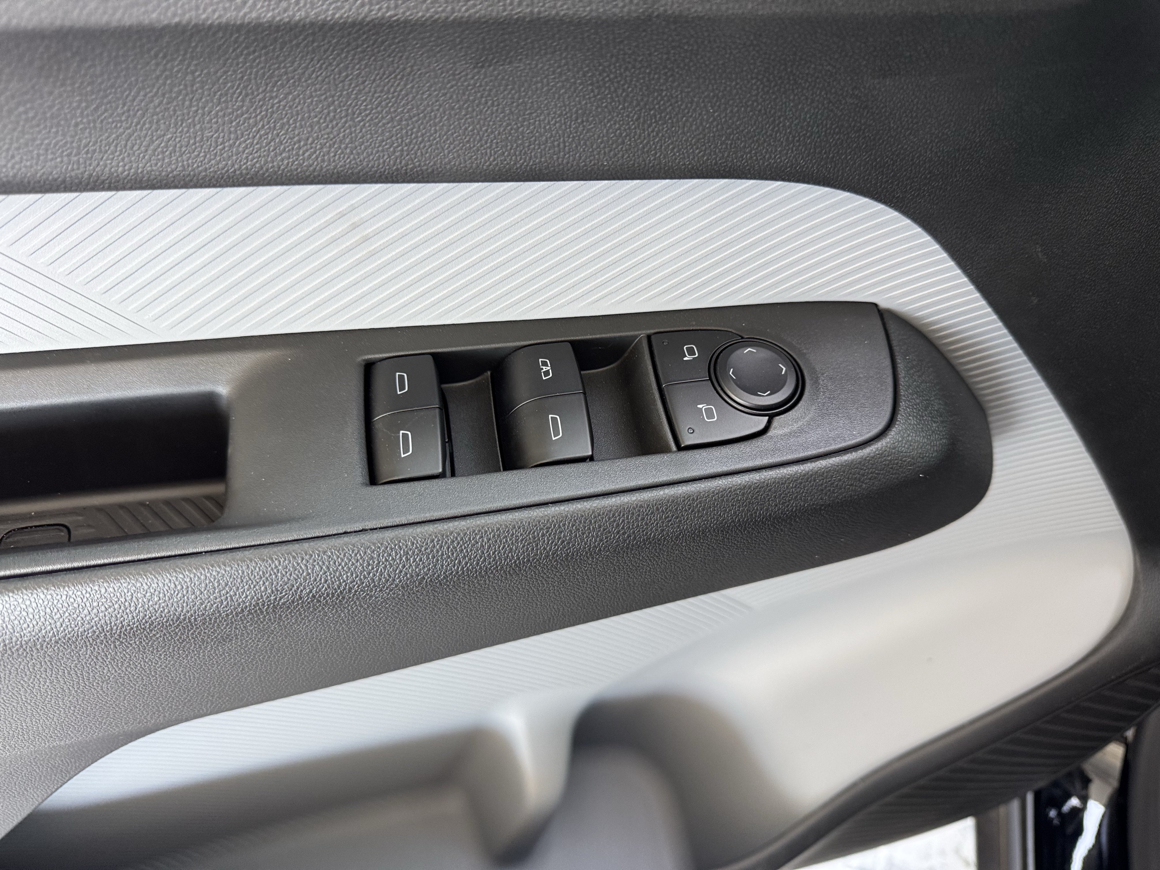 New 2027 Chevrolet Bolt RS w/ Technology Package FWD image 12