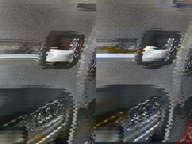 Used 2017 Chrysler 300 C w/ Harman/Kardon Audio Group image 17