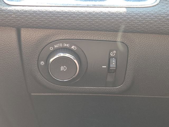 Used 2017 Chevrolet Cruze LT image 10