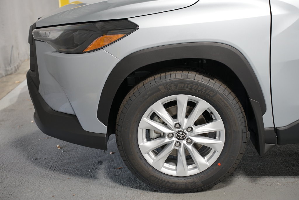 New 2026 Toyota Corolla Cross LE FWD image 5