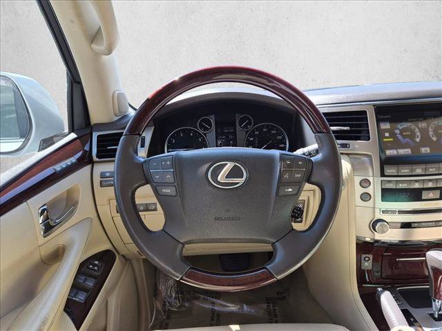 Used 2014 Lexus LX 570 4WD image 19