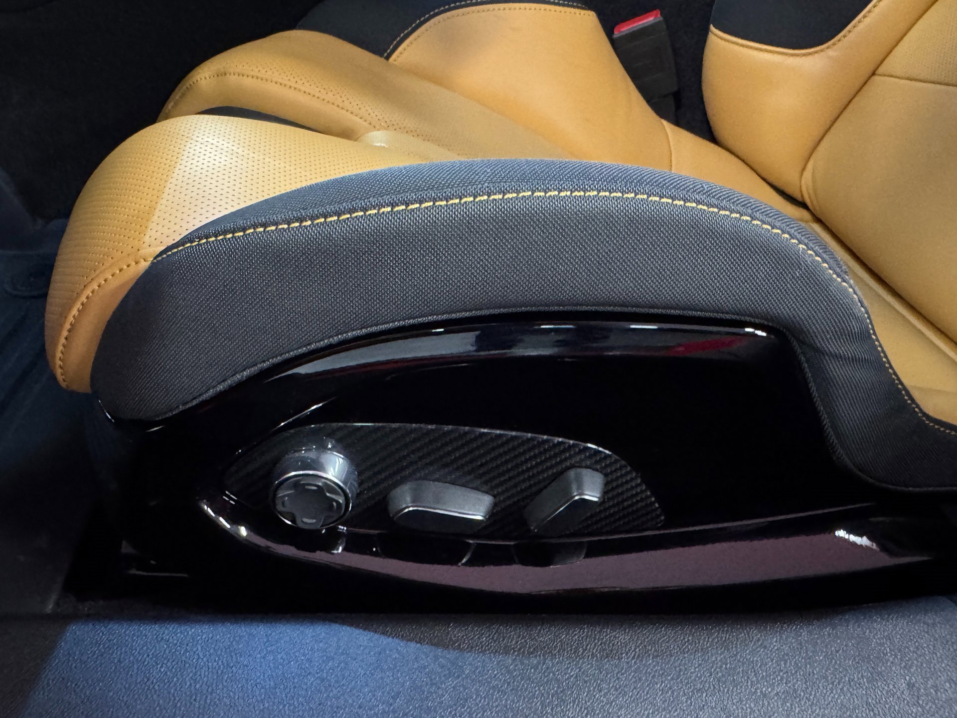 Used 2023 Chevrolet Corvette Stingray Preferred Cpe w/ 2LT image 23