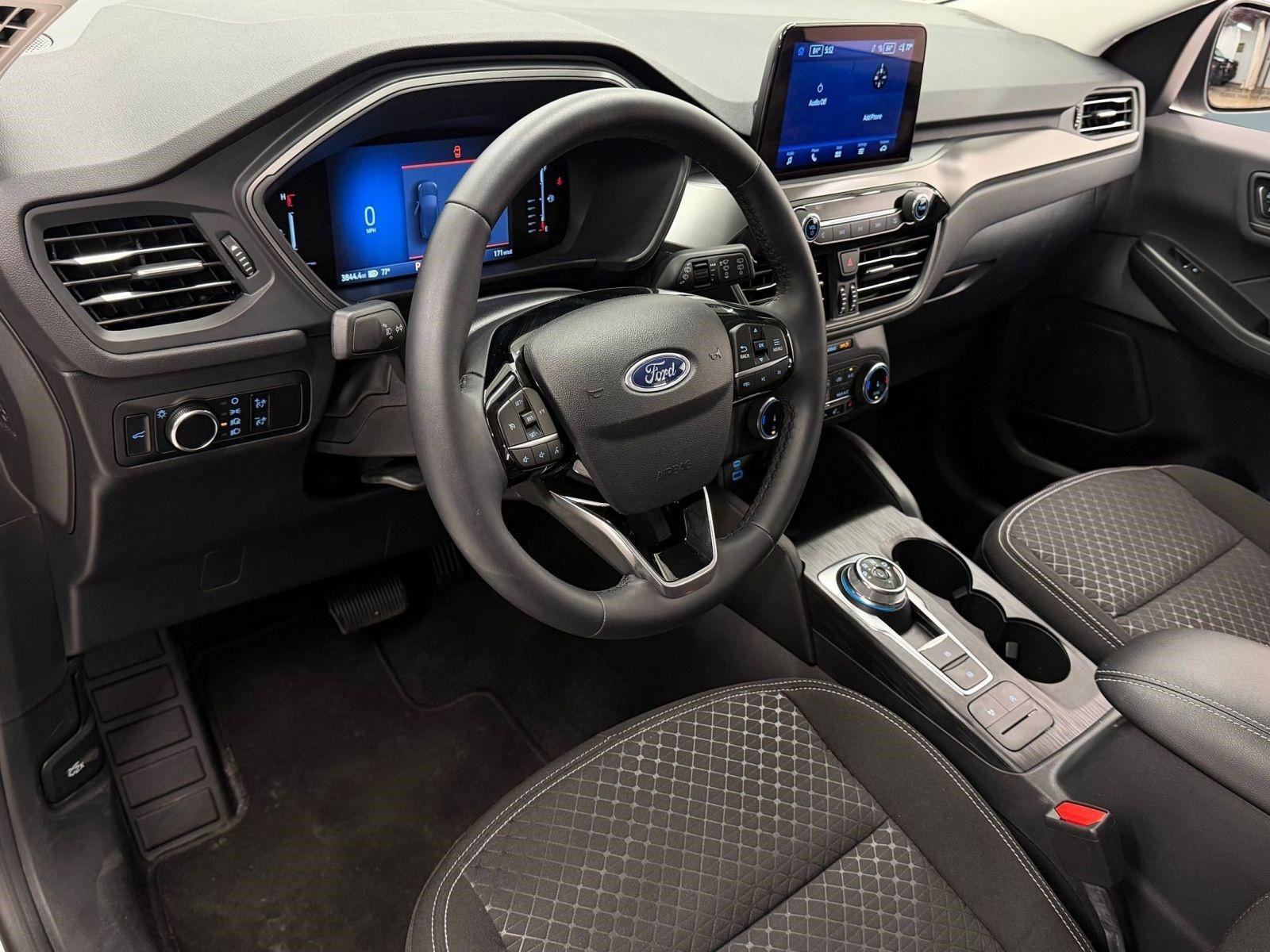 Certified 2023 Ford Escape Active AWD/4WD image 3