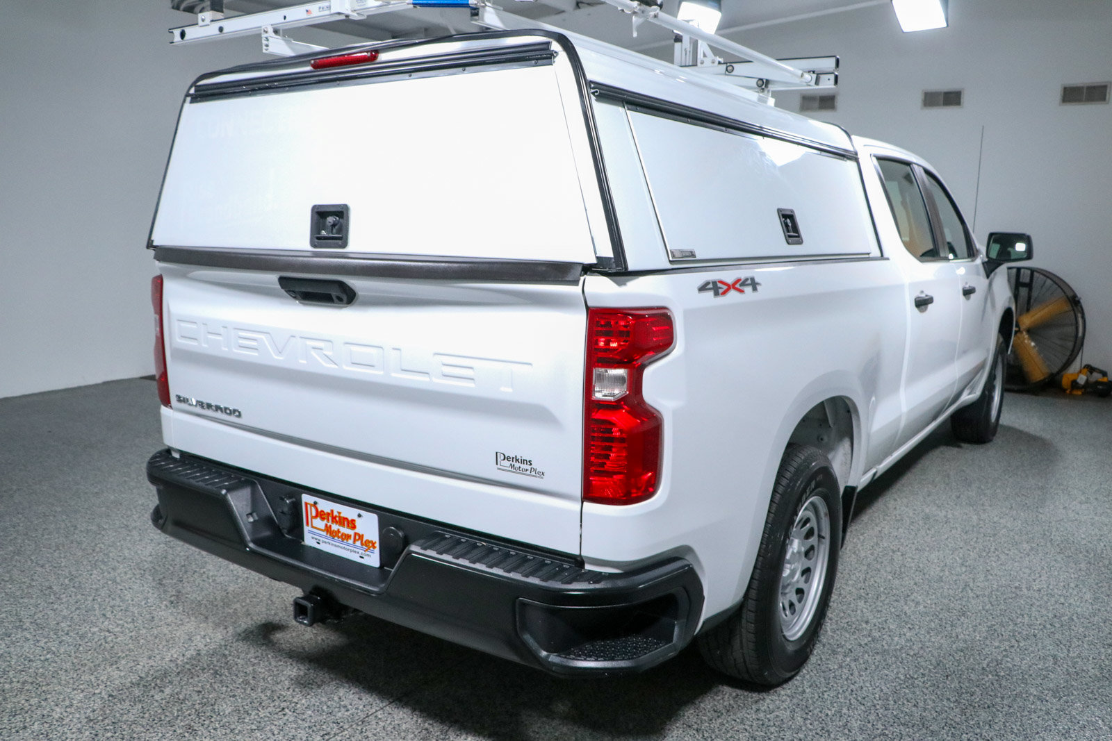 Used 2024 Chevrolet Silverado 1500 W/T w/ Trailering Package AWD/4WD image 7