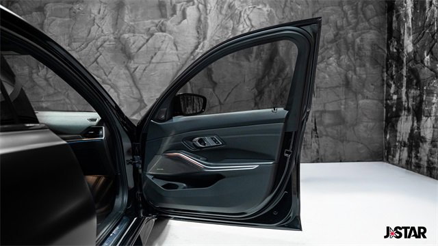 Used 2023 BMW M3 Competition w/ Executive Package image 8