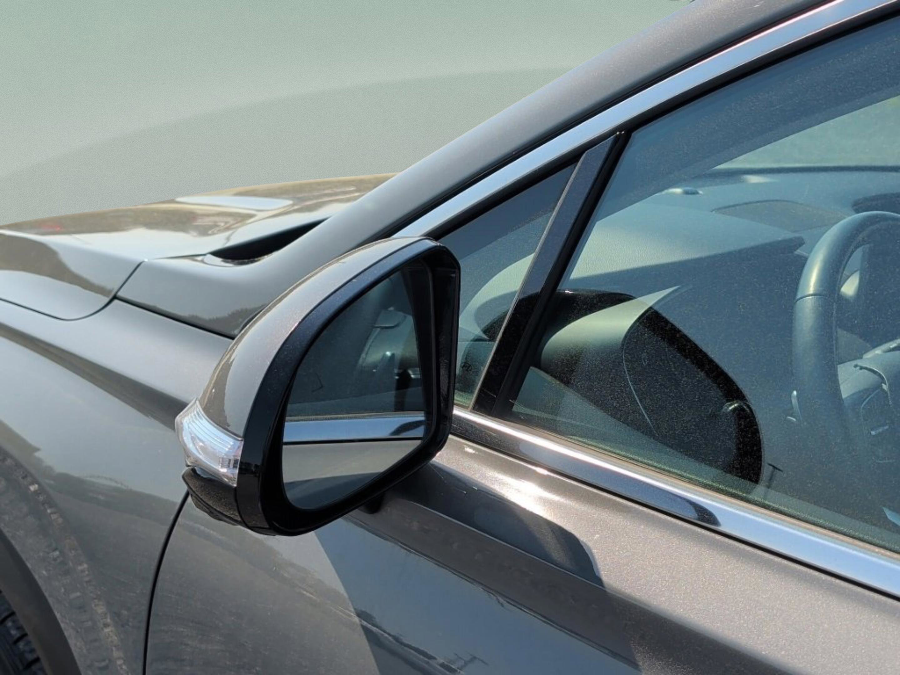 Used 2023 Hyundai Santa Fe Limited image 9