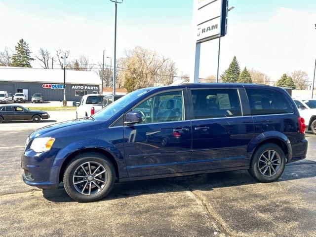 Used 2017 Dodge Grand Caravan SXT image 5