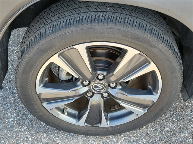 Used 2019 Lexus UX 200 w/ Premium Package image 6