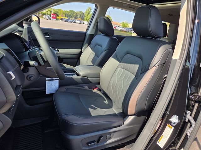 New 2026 Nissan Pathfinder Platinum FWD image 9