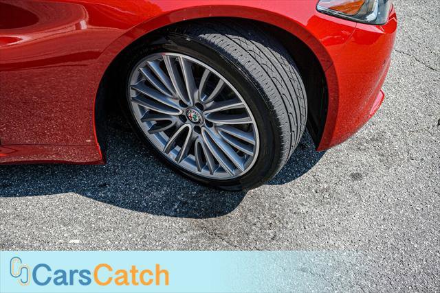 Used 2017 Alfa Romeo Giulia Ti w/ Lusso Light Wood Package image 17