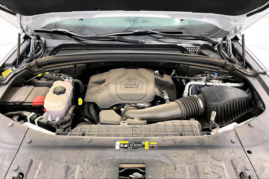Used 2024 Jeep Grand Cherokee L Summit AWD/4WD image 9