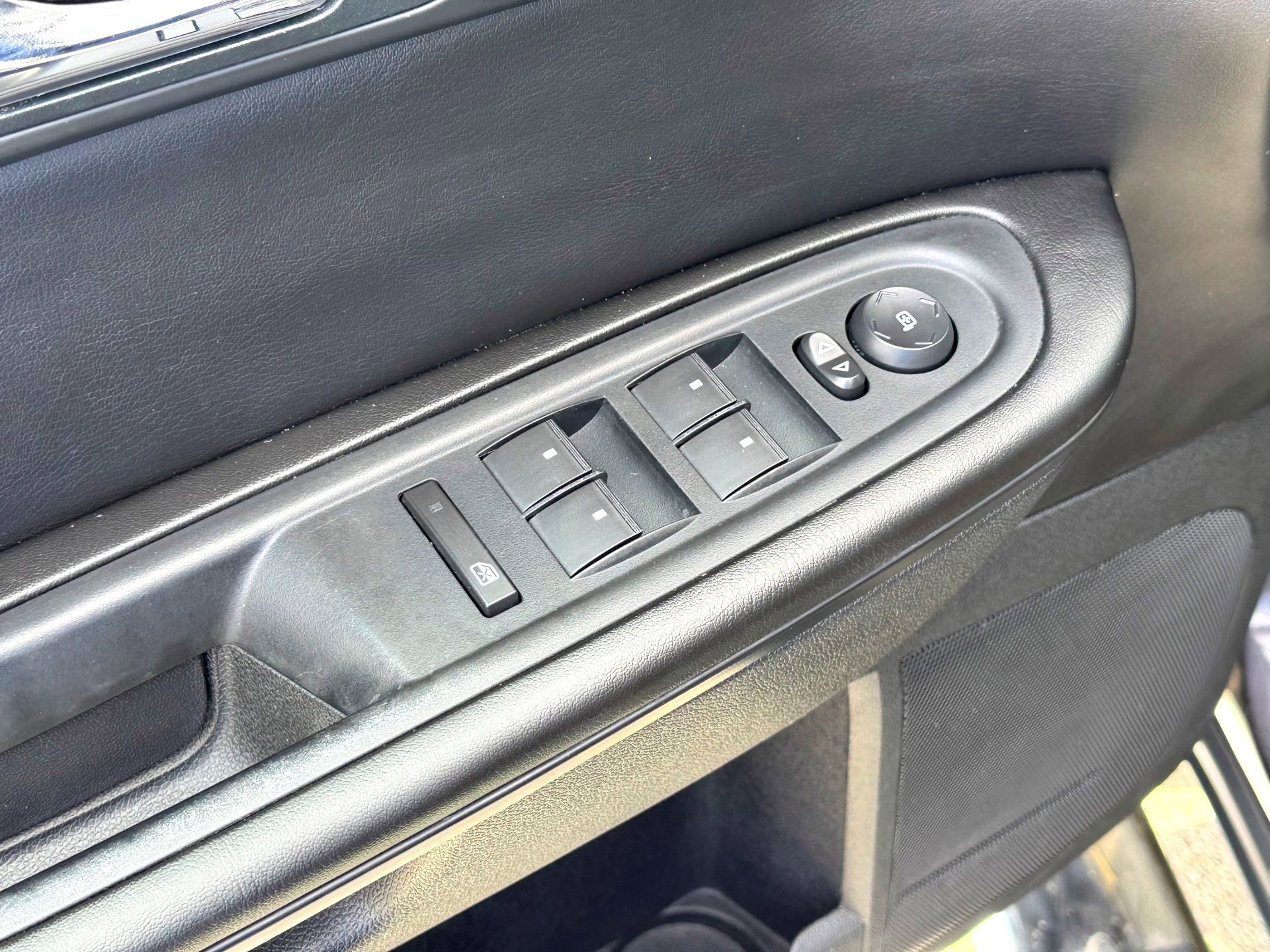 Used 2016 Chevrolet Traverse LT w/ Style and Technology Package image 14