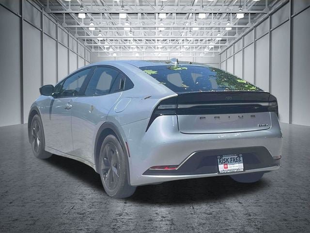 Used 2025 Toyota Prius Plug-In Hybrid FWD image 10