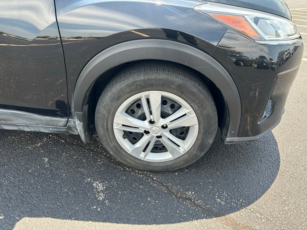 Used 2021 Nissan Kicks S FWD image 2