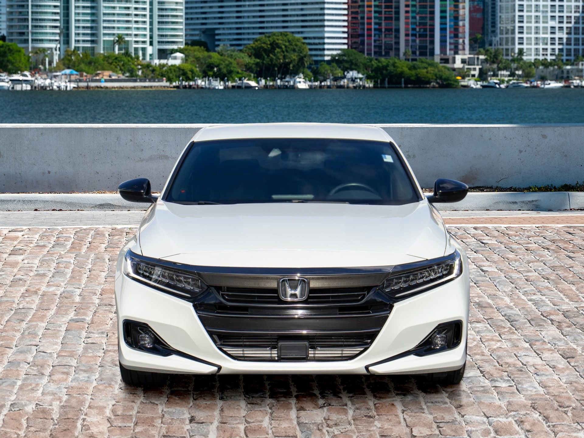 Used 2022 Honda Accord Sport image 2