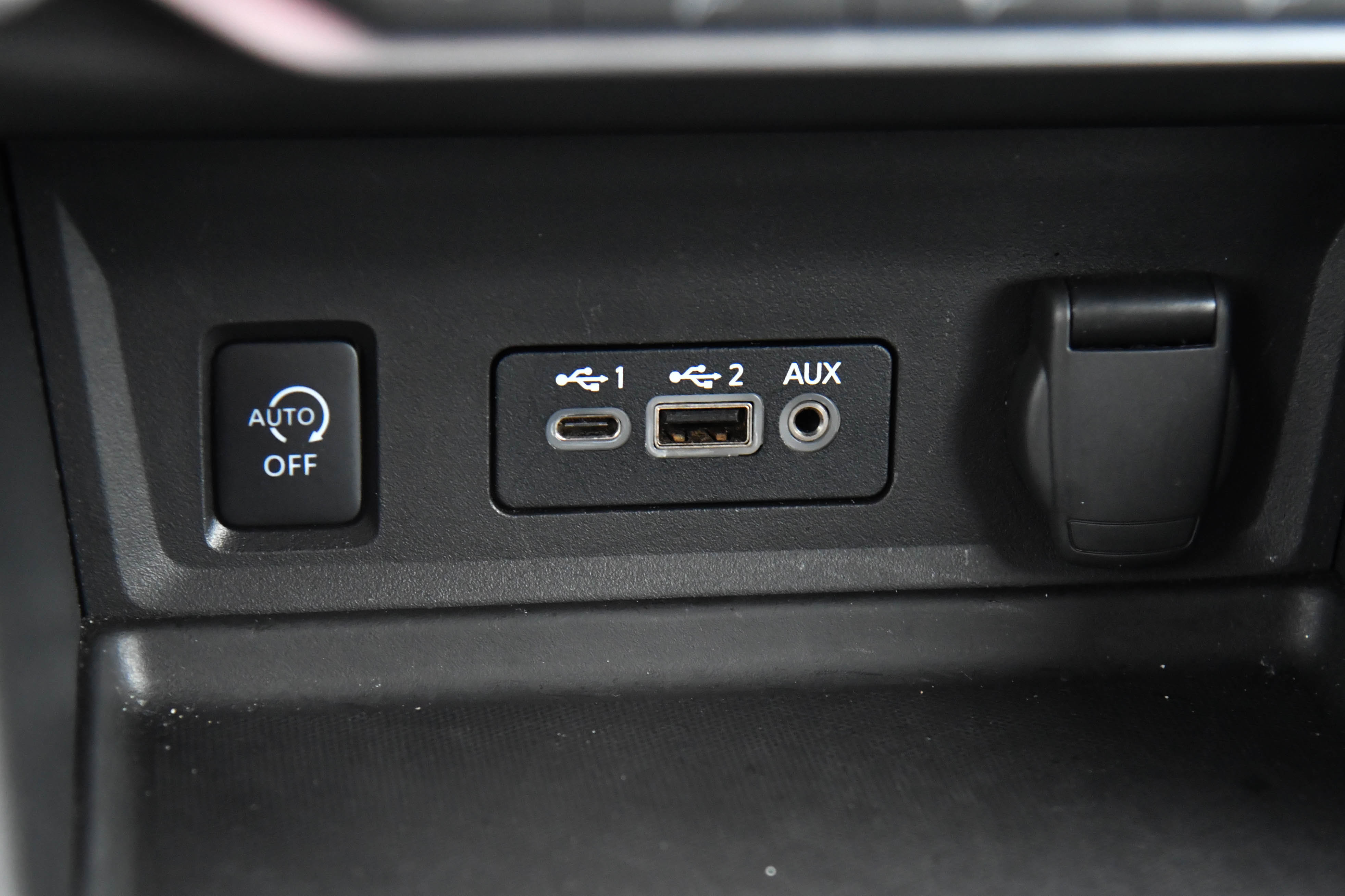 Used 2024 Nissan Sentra SV image 23