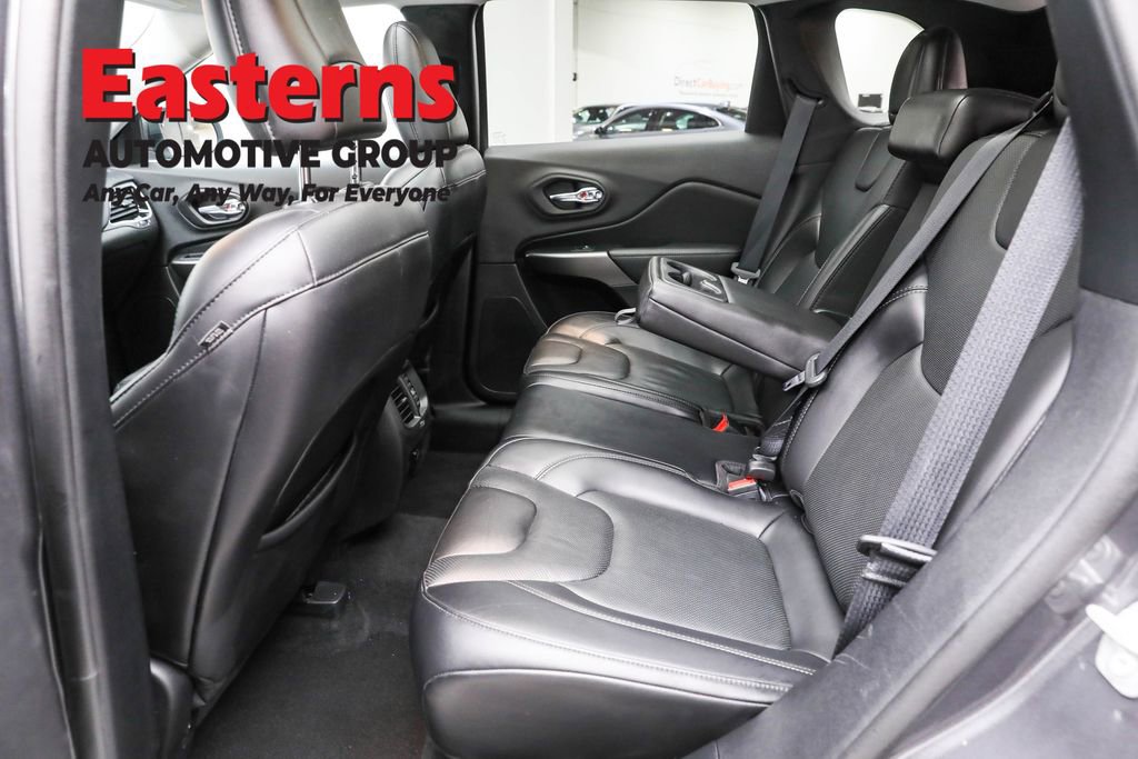 Used 2021 Jeep Cherokee Limited image 23