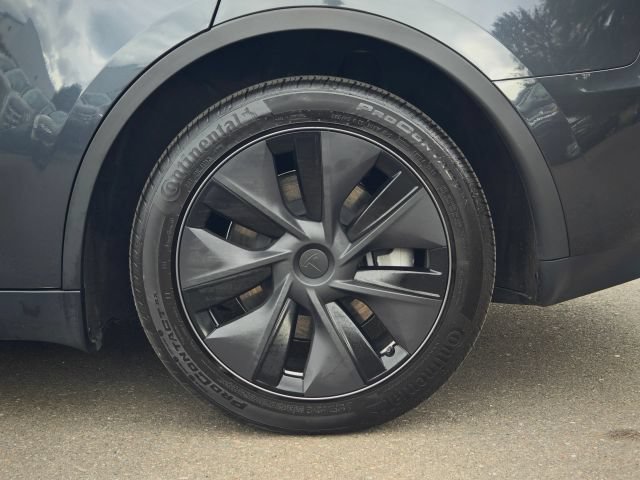 Used 2025 Tesla Model Y Long Range AWD/4WD image 64