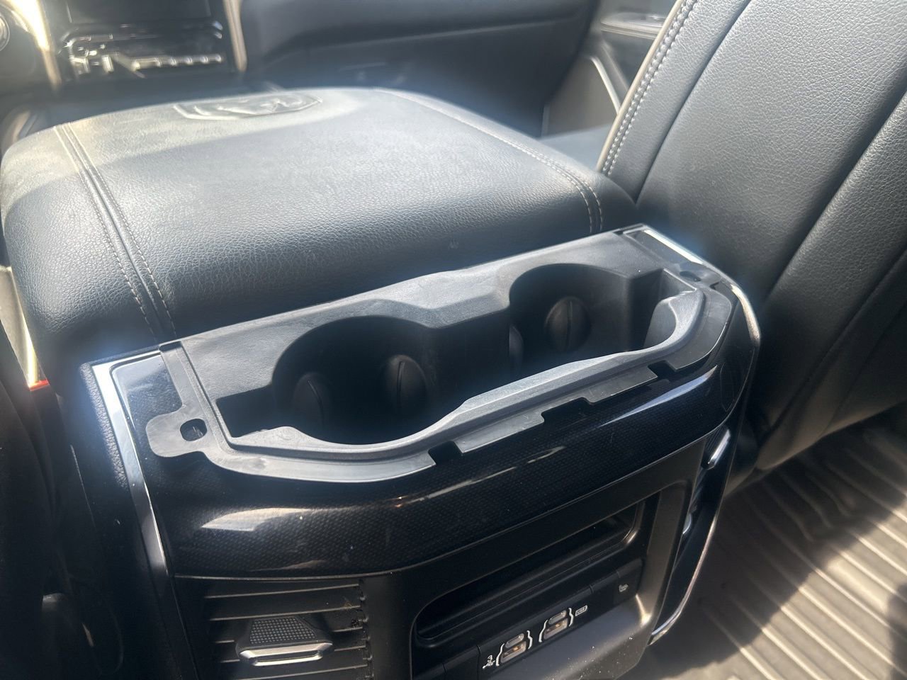 Used 2019 RAM 1500 Laramie image 32