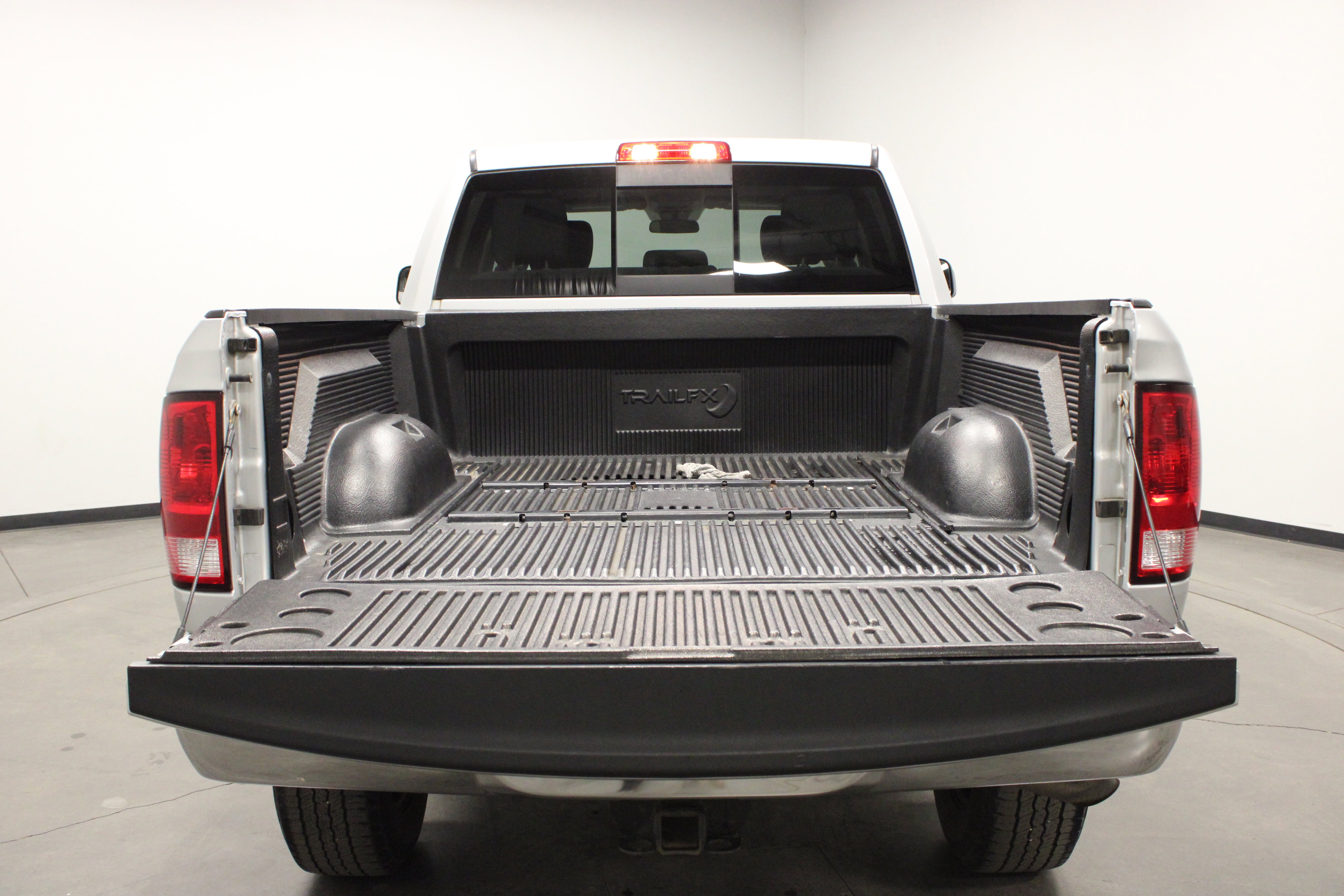 Used 2018 RAM 2500 SLT image 14