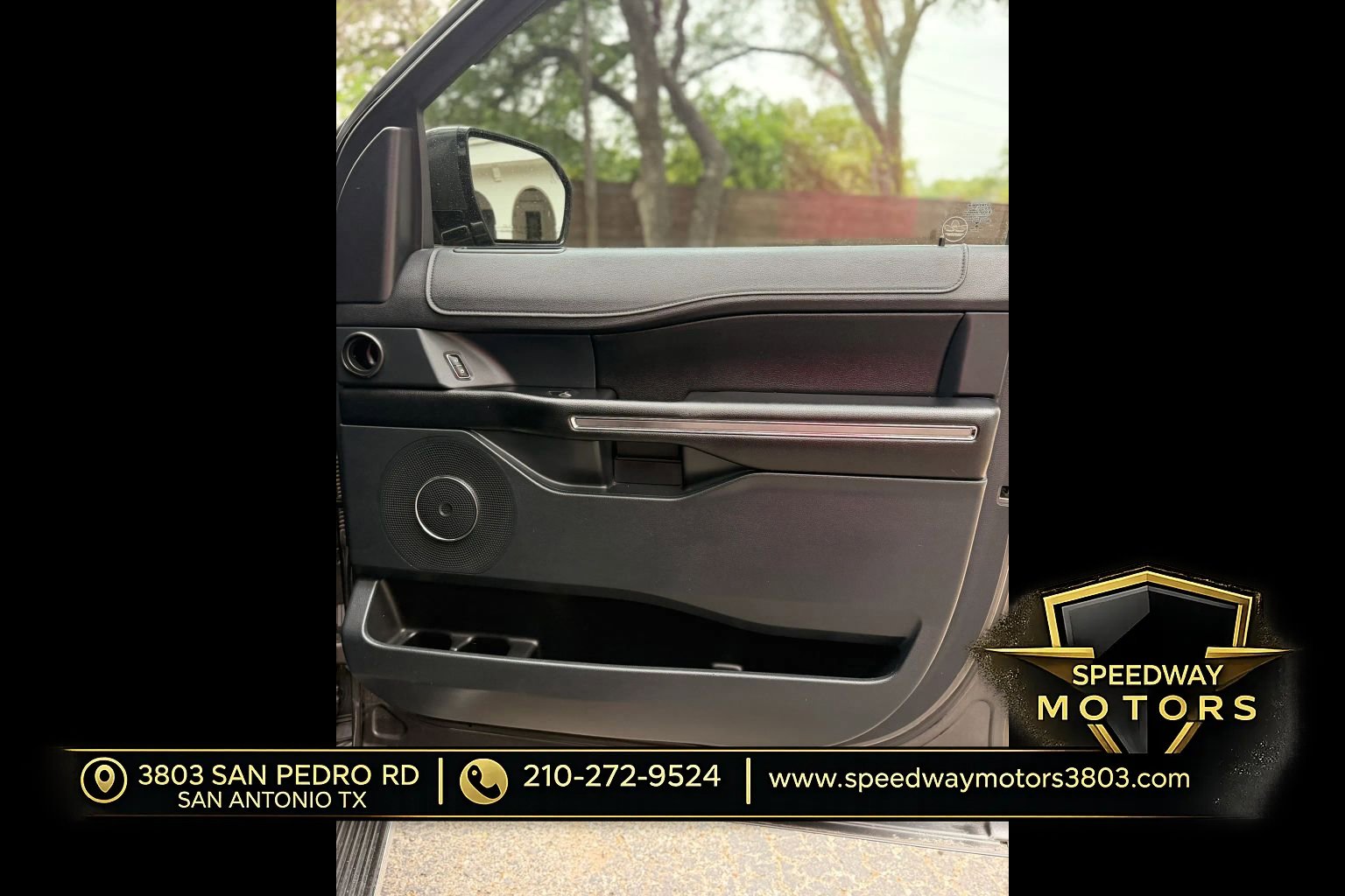 Used 2018 Ford Expedition XLT w/ Equipment Group 202A RWD image 20