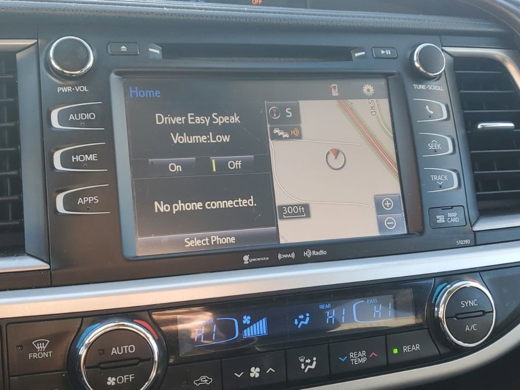 Used 2019 Toyota Highlander XLE image 18