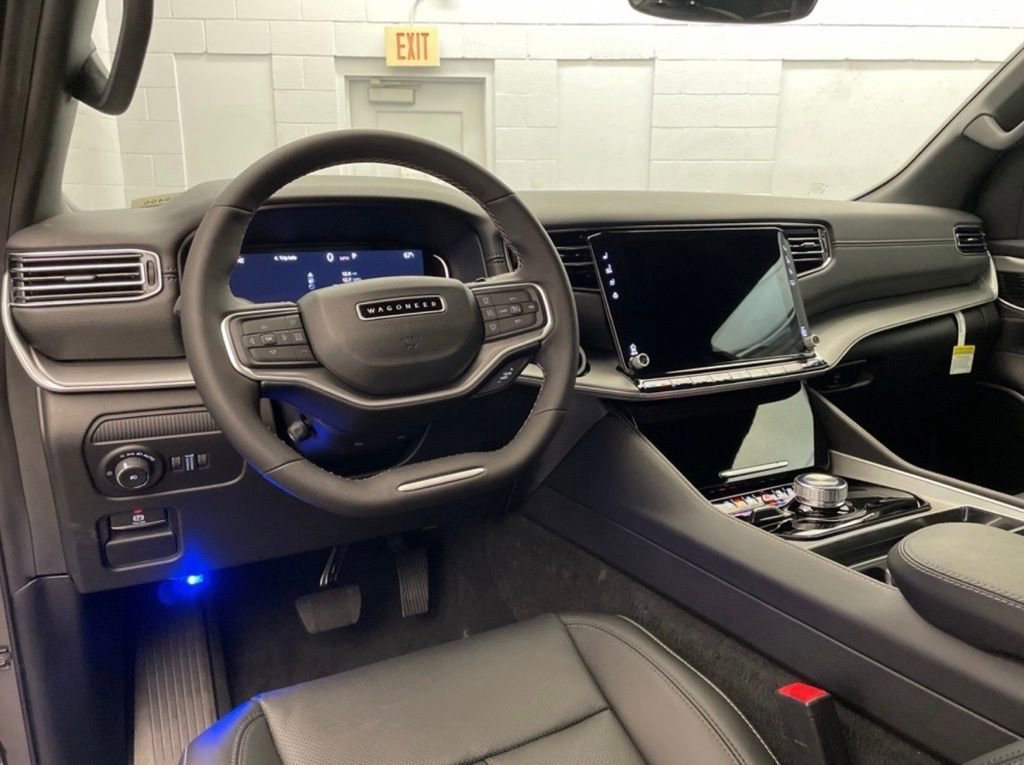 New 2025 Jeep Wagoneer 4WD w/ Premium Group I image 12