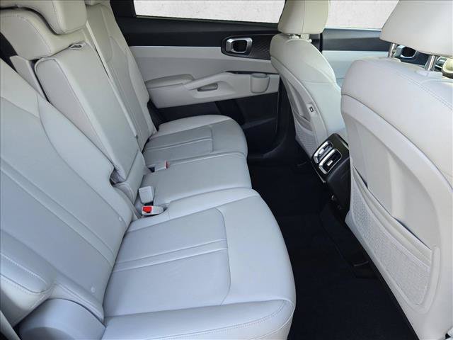 Used 2022 Kia Sorento S w/ Panoramic Sunroof Package FWD image 21