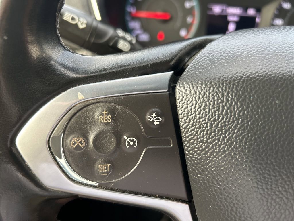 Used 2023 Chevrolet Traverse LT image 19