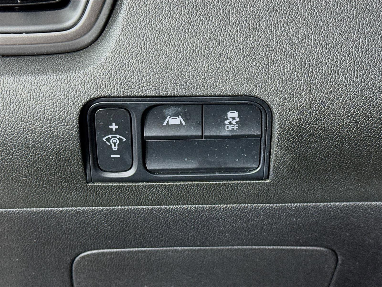 Certified 2022 Kia Sorento LX image 10