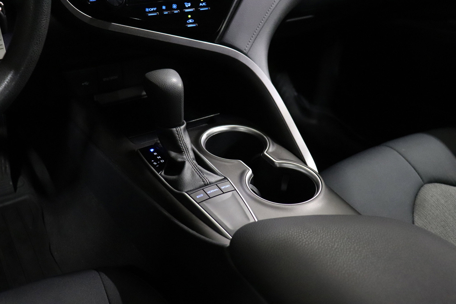 Used 2022 Toyota Camry LE image 31