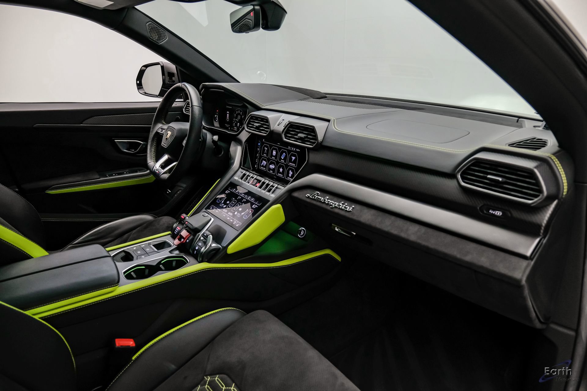 Used 2022 Lamborghini Urus AWD/4WD image 54