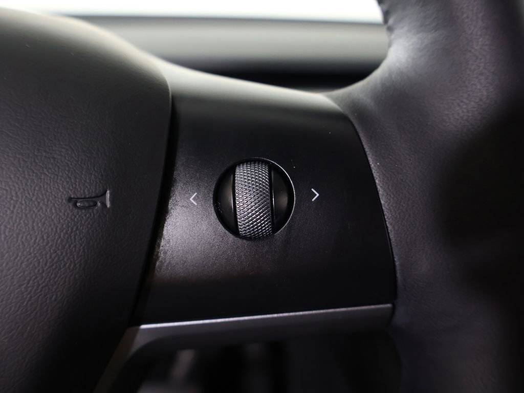 Used 2023 Tesla Model Y Long Range image 42