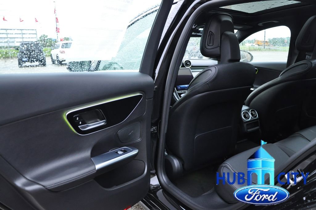 Used 2025 Mercedes-Benz C 300 Sedan image 13