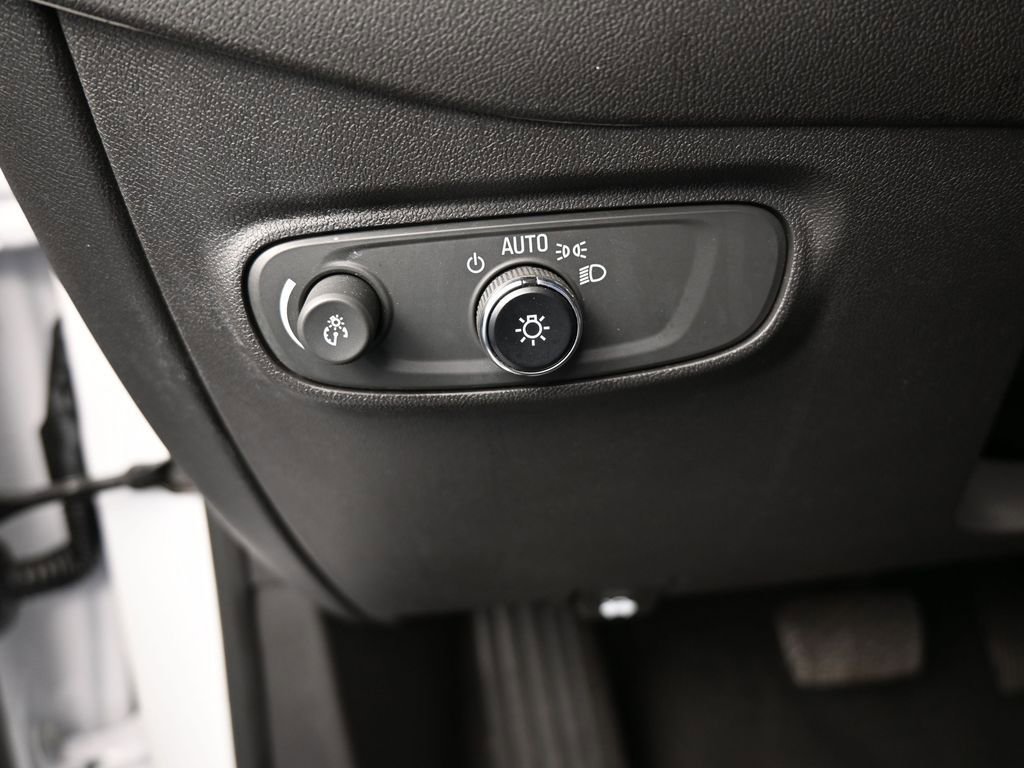 Used 2023 Chevrolet Equinox RS image 33