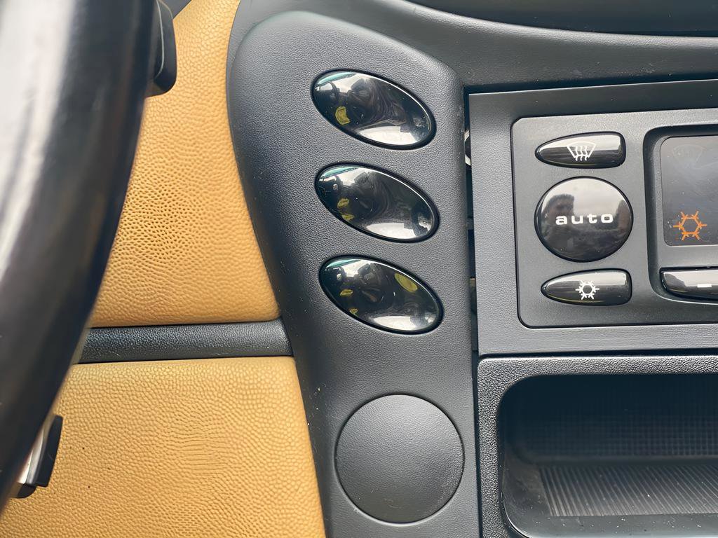 Used 2000 Porsche Boxster image 22