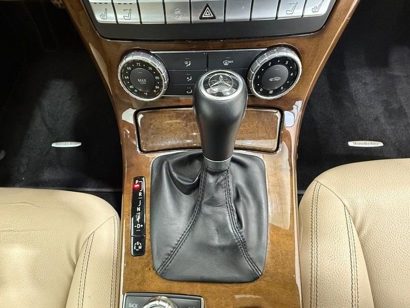 Used 2015 Mercedes-Benz SLK 250 image 11