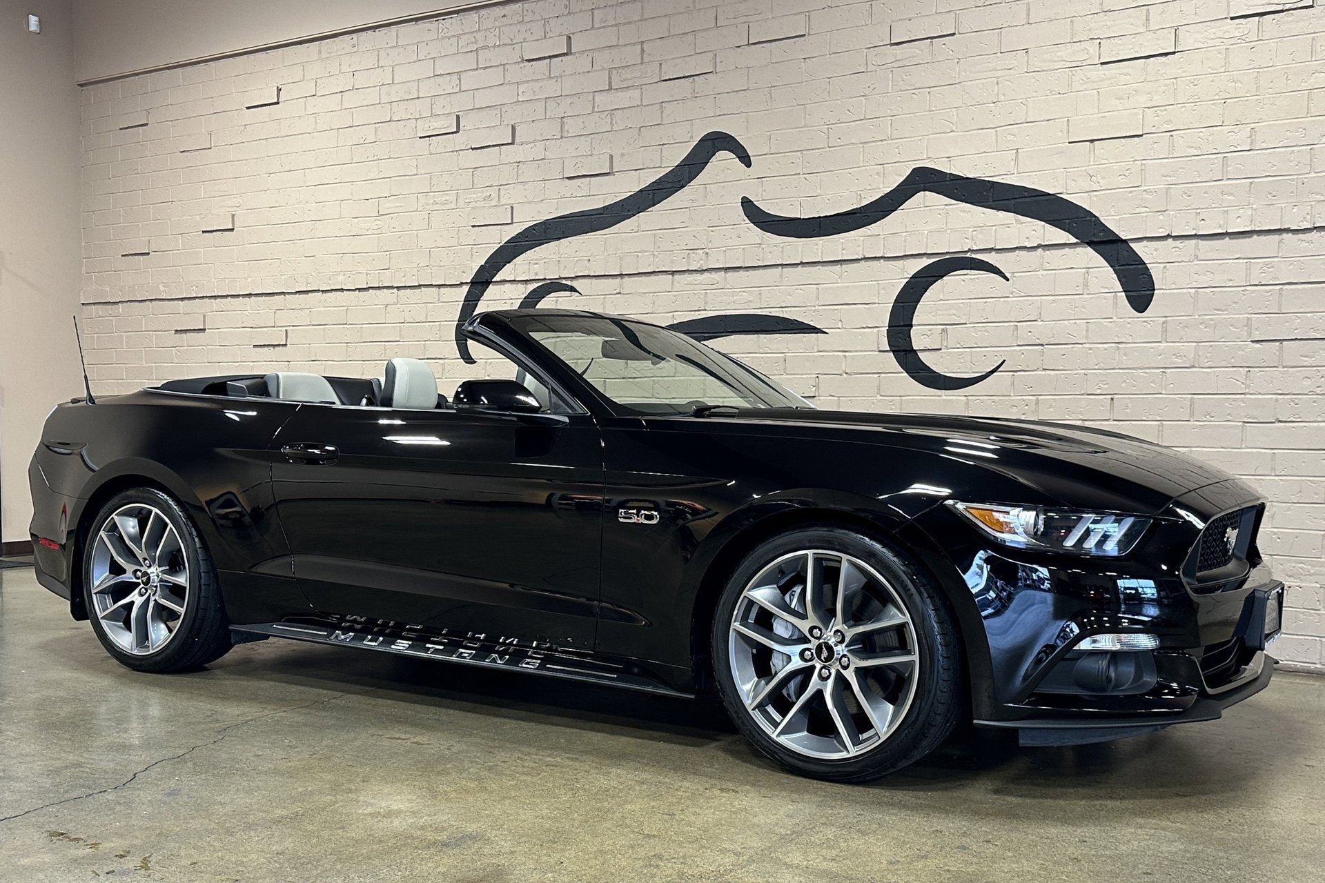 Used 2017 Ford Mustang GT Premium w/ Equipment Group 401A image 3