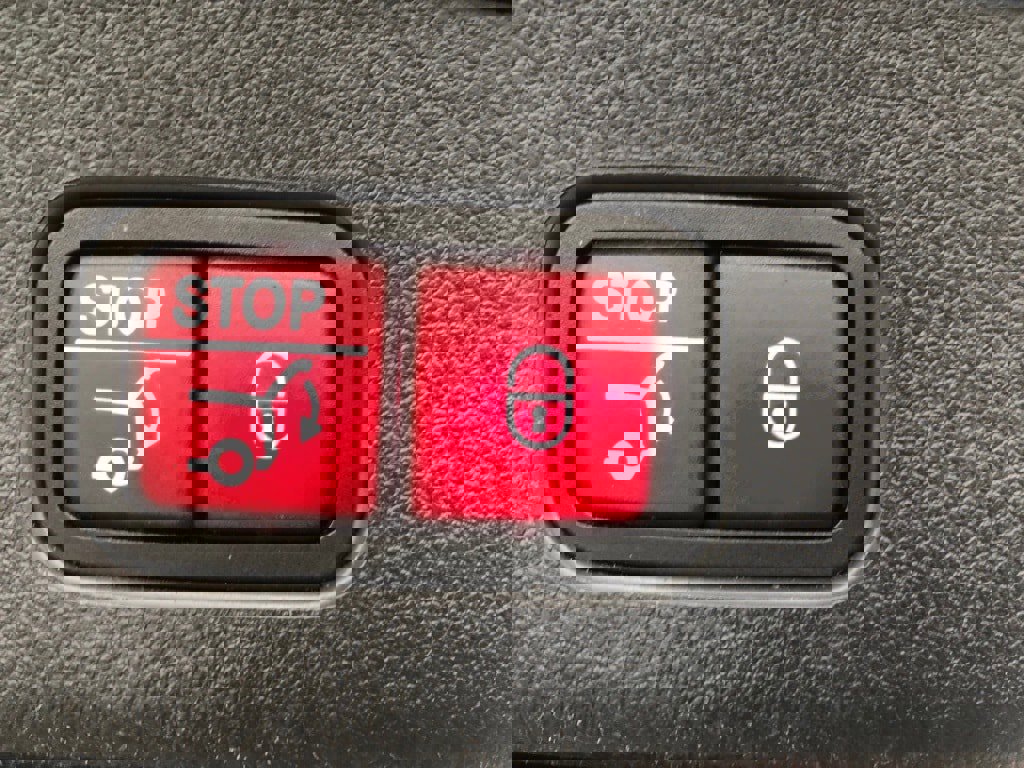 Certified 2023 Mercedes-Benz GLC 300 4MATIC image 39