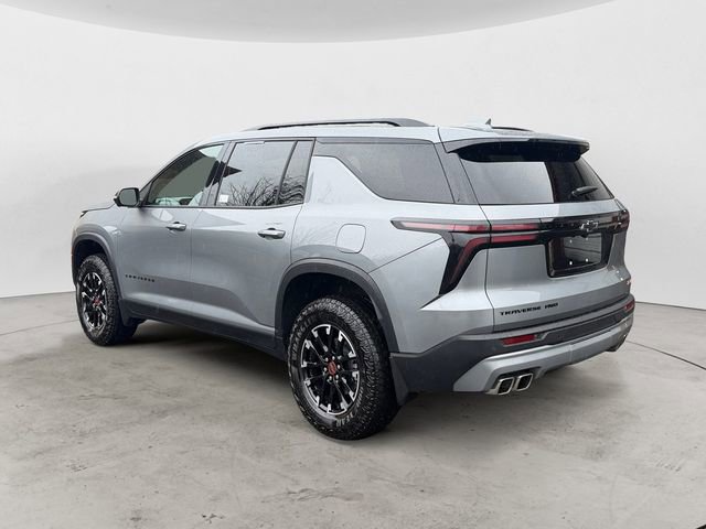 Used 2024 Chevrolet Traverse Z71 image 3