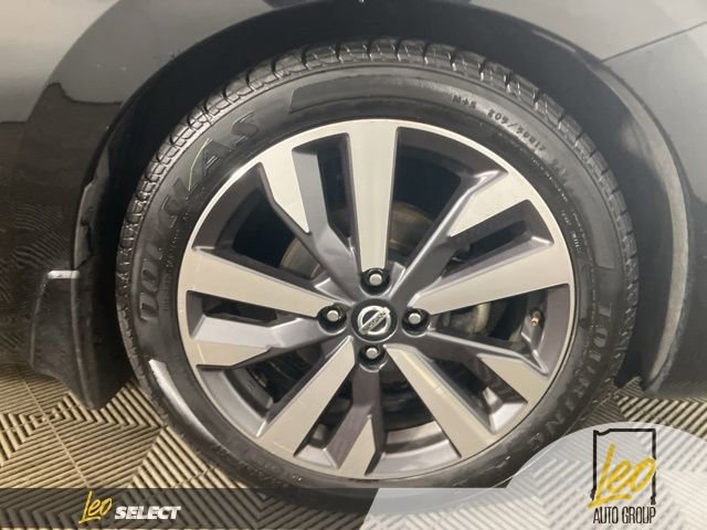 Used 2020 Nissan Versa SR w/ Convenience Package image 22