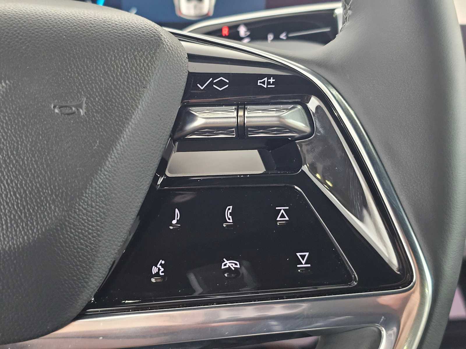 New 2026 Cadillac Vistiq Luxury AWD/4WD image 31