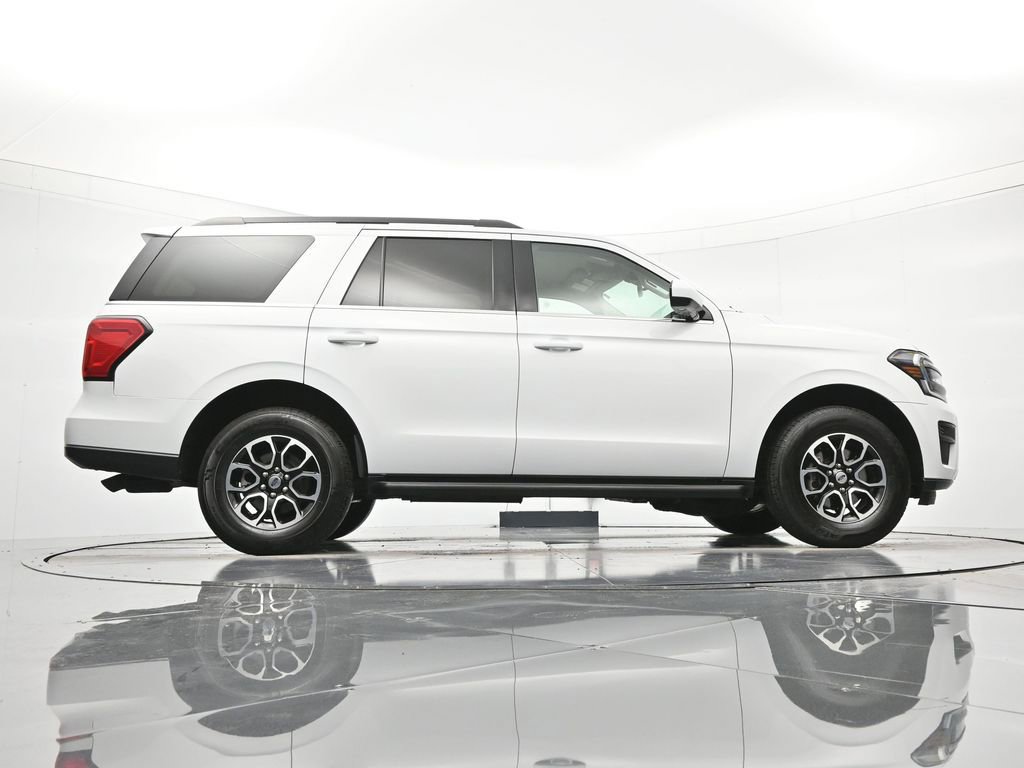 Used 2024 Ford Expedition XLT image 41