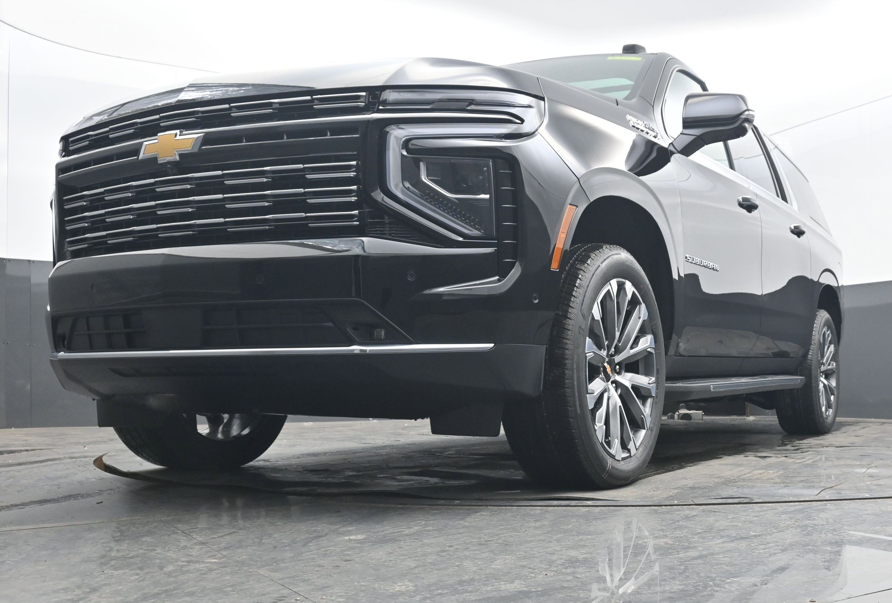 New 2026 Chevrolet Suburban High Country w/ Sun And Tow Package AWD/4WD image 28