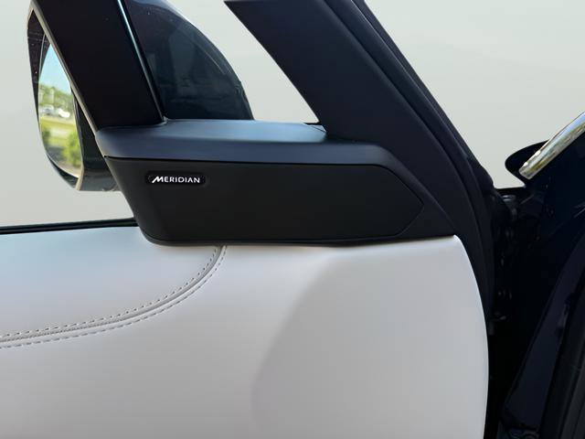 New 2026 Land Rover Range Rover SE image 15