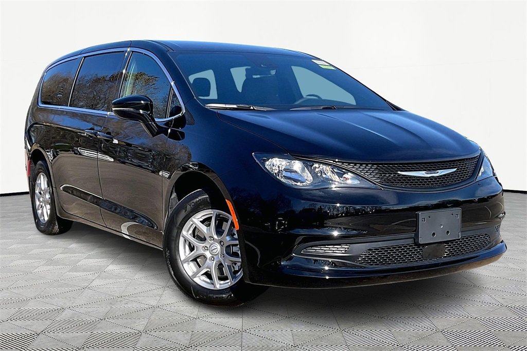 New 2026 Chrysler Voyager LX