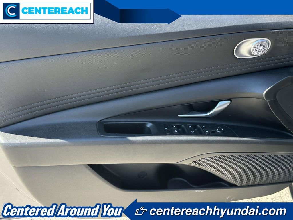 Used 2023 Hyundai Elantra SEL w/ Convenience Package FWD image 13