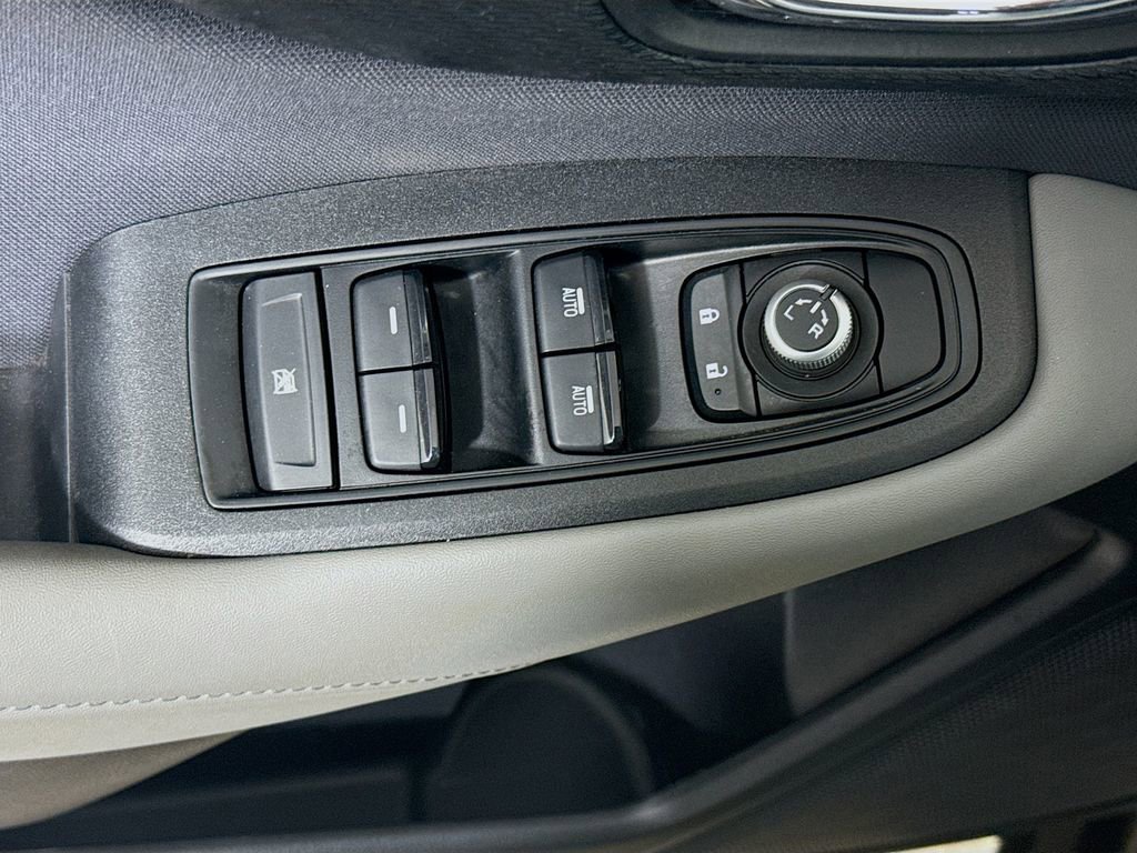 Used 2024 Subaru Outback Premium AWD/4WD image 18