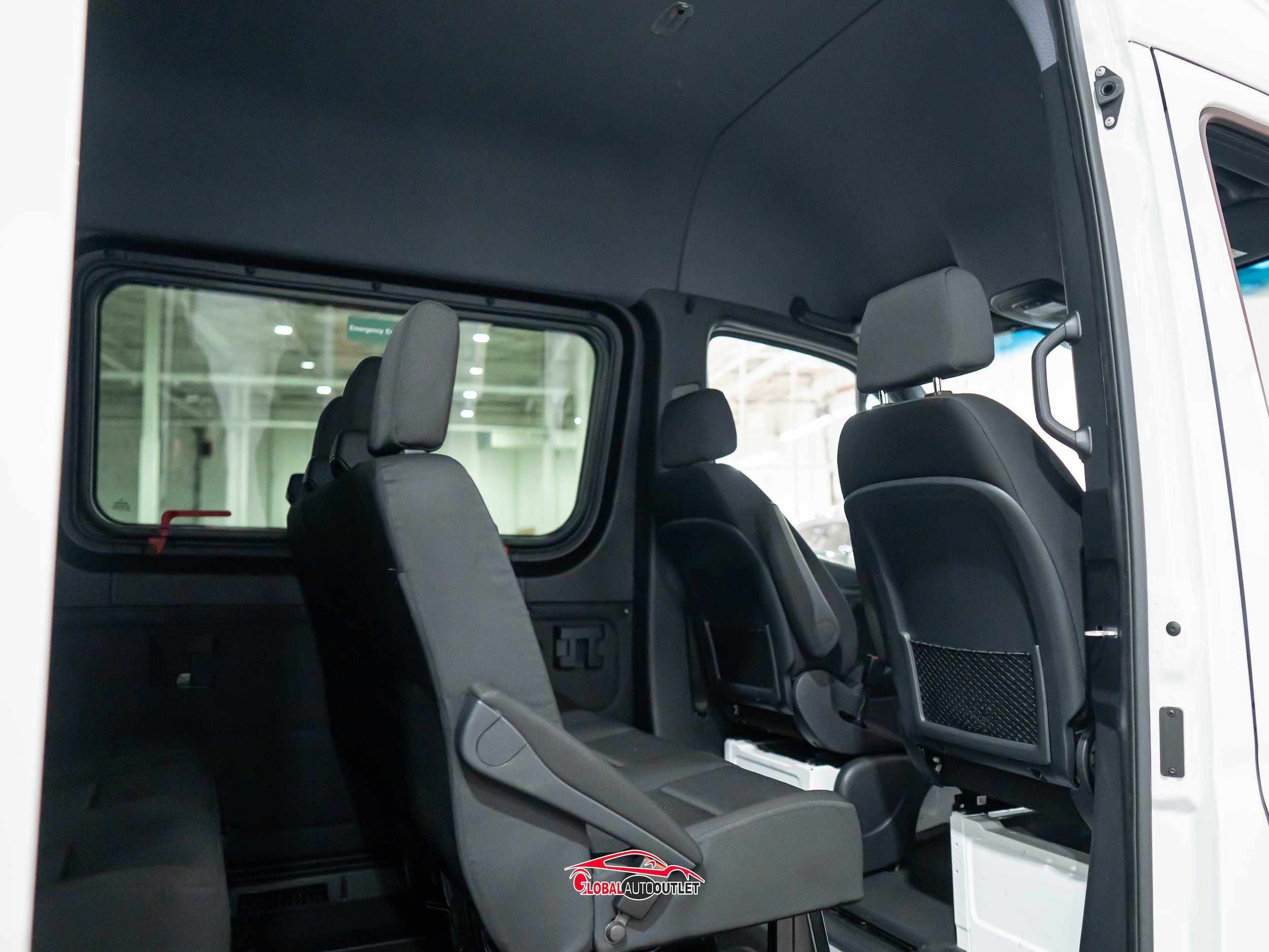 Used 2025 Mercedes-Benz Sprinter 2500 image 18